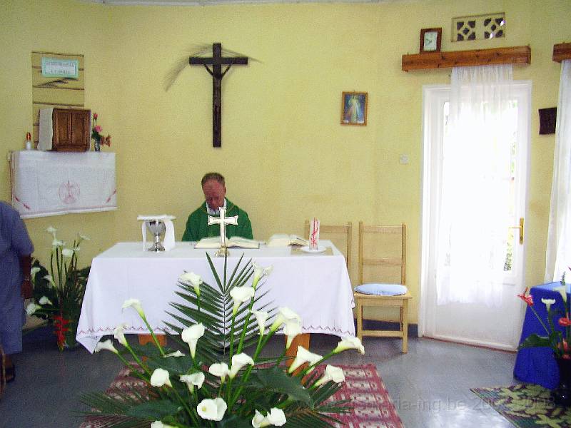 0002 Kapel Zr. v. Lendelede  in Kitjukuri Ruwanda.JPG